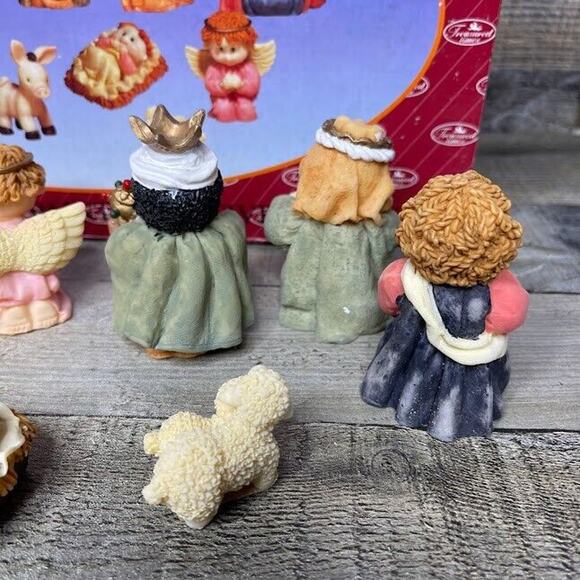 Nativity Scene Set Lot of 13 Treasured Times Hand Painted - Picture 7 of 16